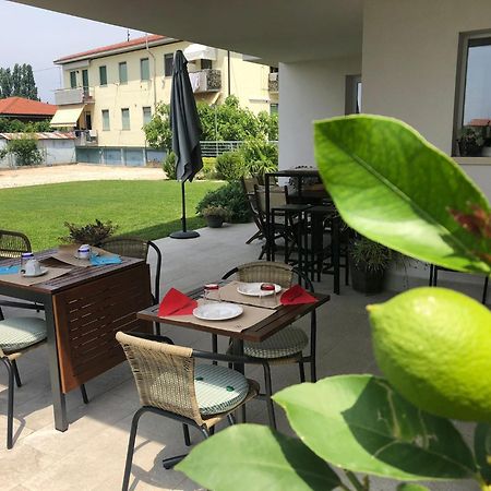 I Broletti Del Garda Hotel Pacengo Di Lazise Exterior foto