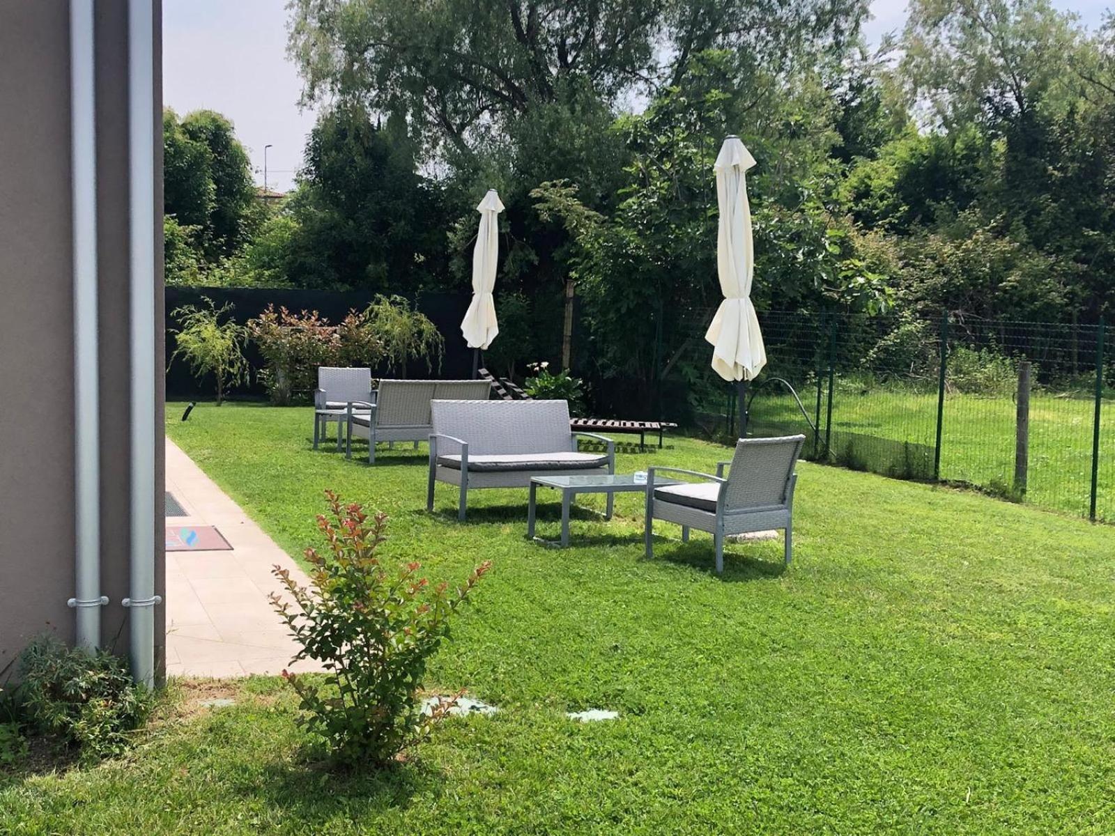 I Broletti Del Garda Hotel Pacengo Di Lazise Exterior foto